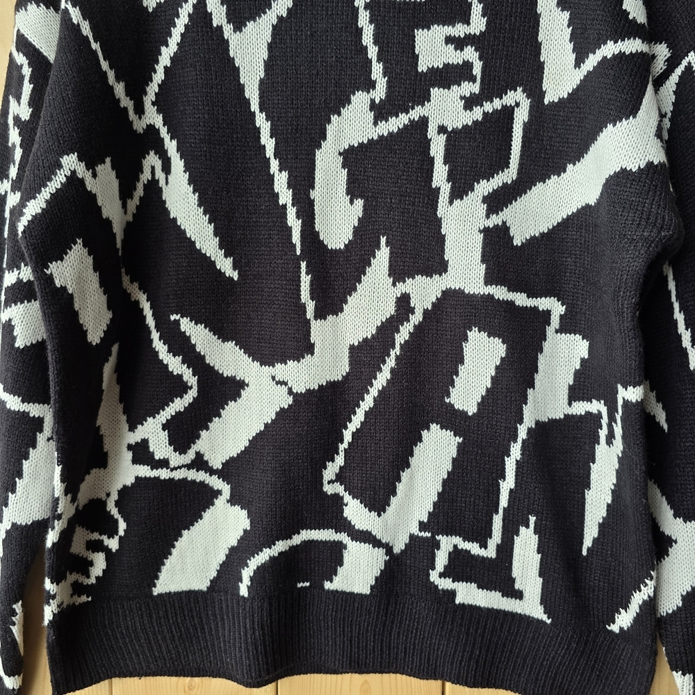 Urban Man Graffiti Print Knit Acrylic Crewneck Sweater Black White Mens Medium - Picture 3 of 9